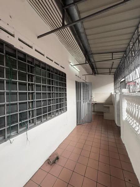 Rumah Teres 1-Tingkat untuk Disewa di Taman Johor Jaya (Johor Bahru) - YC Fung - Exterior - PropertyGuru.com.my