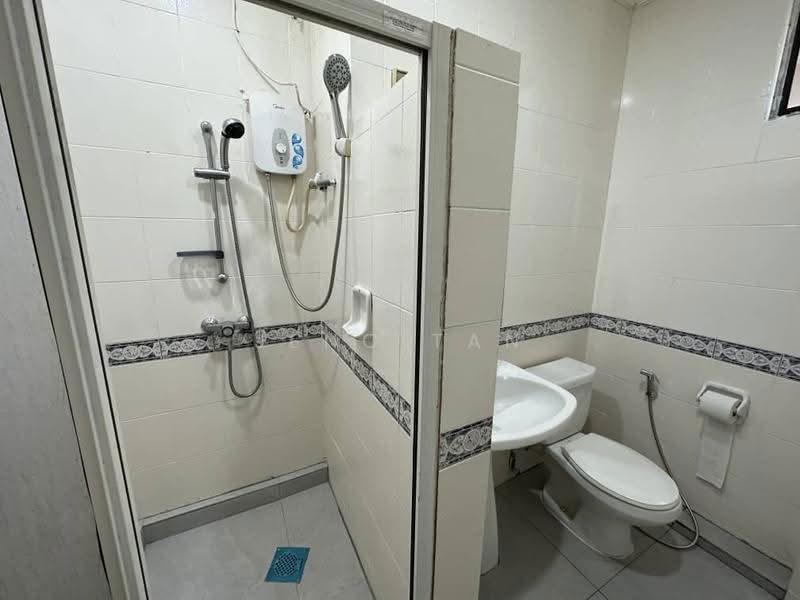 Condominium for Rent at Village Grove - Jeno Tan - Bathroom - PropertyGuru.com.my