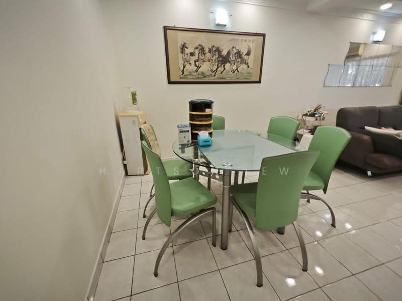 Rumah Teres untuk Disewa di TAMAN PUCHONG UTAMA (Puchong) - Hartson Lew - Dining Room - PropertyGuru.com.my