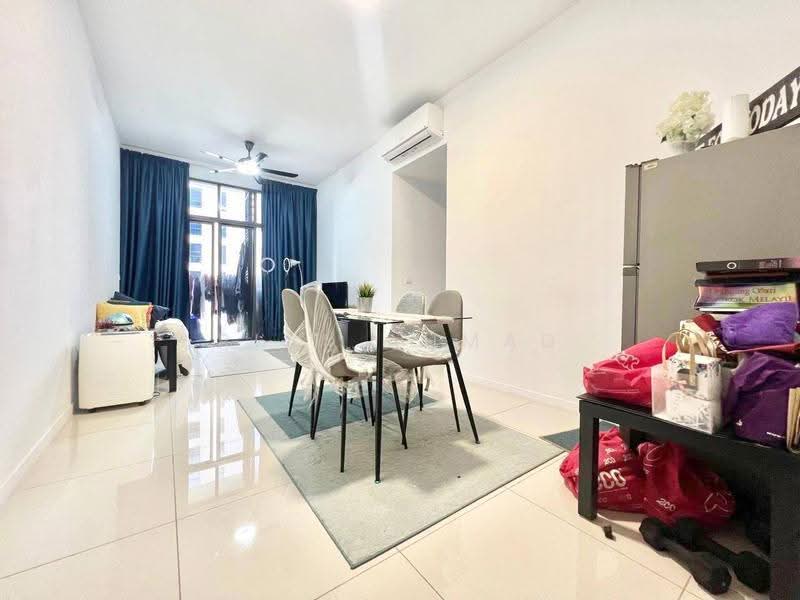 Kediaman Servis untuk Dijual di Serviced Residence @ Fera Residence @ The Quartz WM - Riza Ahmad - Living Room - PropertyGuru.com.my