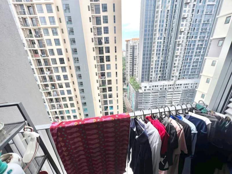 Kediaman Servis untuk Dijual di Serviced Residence @ Fera Residence @ The Quartz WM - Riza Ahmad - Balcony - PropertyGuru.com.my
