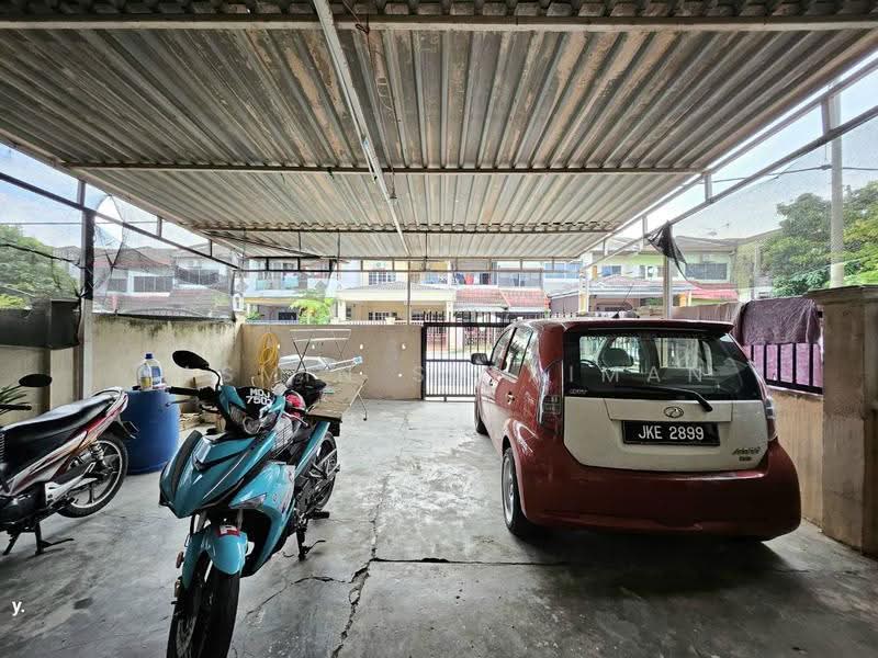 2-storey Terraced House for Sale in Taman Sri Jelok (Kajang) - Yasmin Sulaiman - Car Park - PropertyGuru.com.my