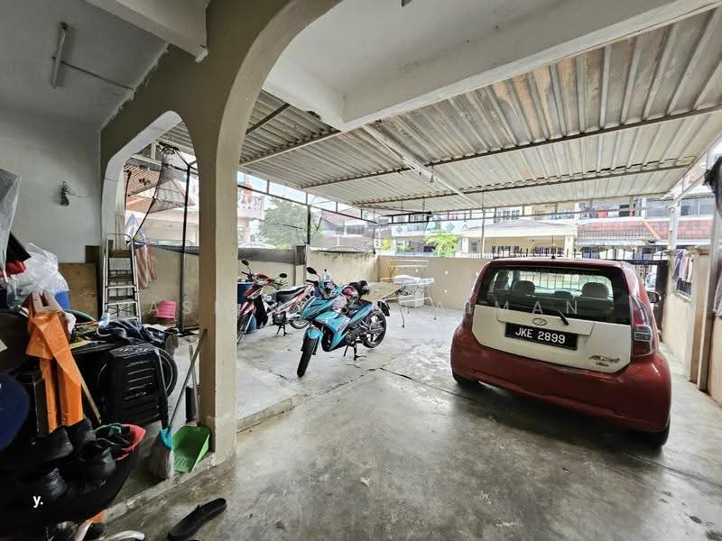 2-storey Terraced House for Sale in Taman Sri Jelok (Kajang) - Yasmin Sulaiman - Car Park - PropertyGuru.com.my