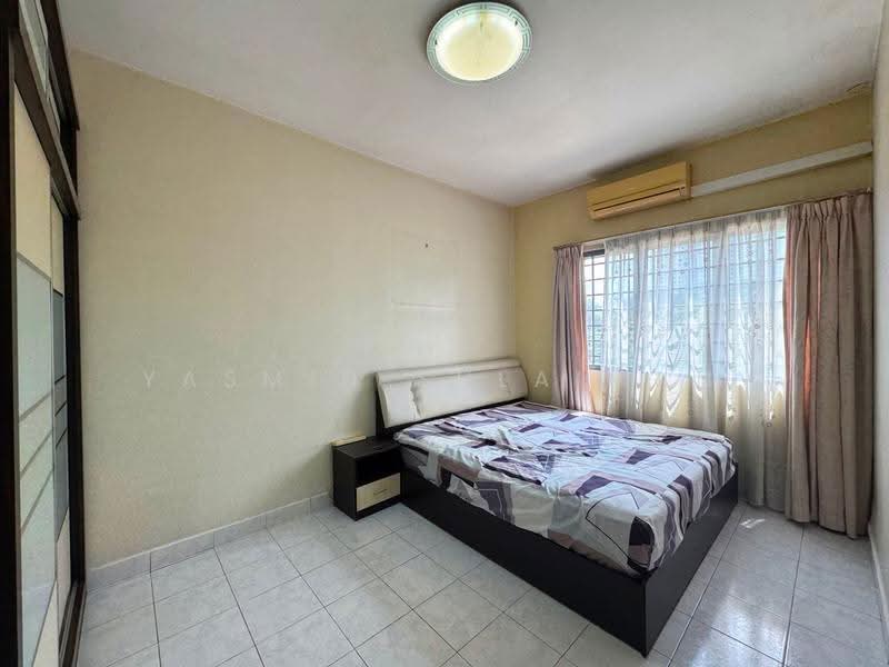 Condominium for Sale at Vista Amani - Yasmin Sulaiman - Bedroom - PropertyGuru.com.my