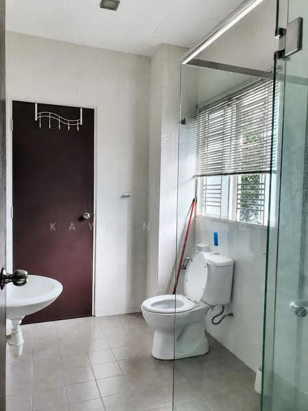 Rumah Teres 2-Tingkat untuk Dijual di Sutera Damansara (Damansara Damai) - Kayden Wong - Bathroom - PropertyGuru.com.my
