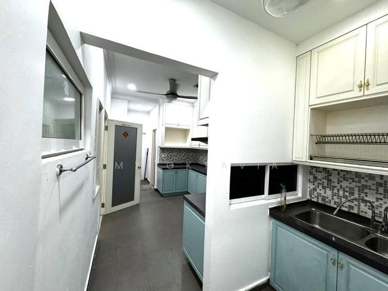 Semi-Detached House for Rent in Cyberjaya (Selangor) - Amy Oktavia - Kitchen - PropertyGuru.com.my
