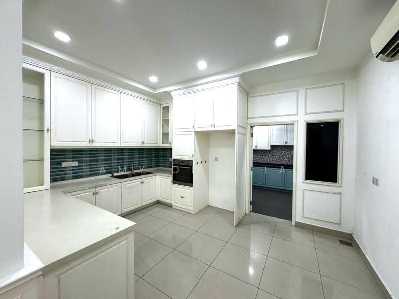 Semi-Detached House for Rent in Cyberjaya (Selangor) - Amy Oktavia - Kitchen - PropertyGuru.com.my
