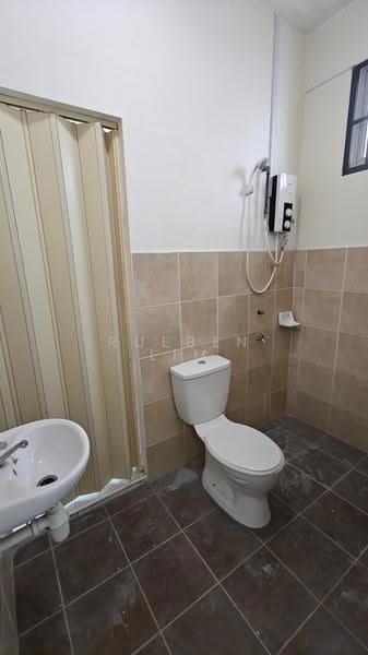 Rumah Teres untuk Dijual di Senai (Johor) - Rueben Lim - Bathroom - PropertyGuru.com.my