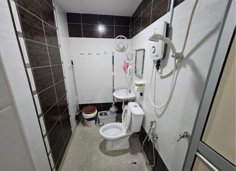 2.5-storey Terraced House for Sale in Bandar Bukit Tinggi 2 (Klang) - James Teoh - Bathroom - PropertyGuru.com.my