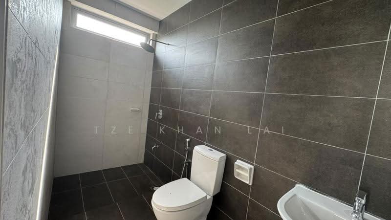 Rumah Teres 2-Tingkat untuk Dijual di Kuching (Sarawak) - Tze Khan Lai - Bathroom - PropertyGuru.com.my