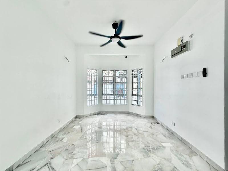 Rumah Teres 2-Tingkat untuk Disewa di Cheras (Kuala Lumpur) - Yasmin Sulaiman - Living Room - PropertyGuru.com.my