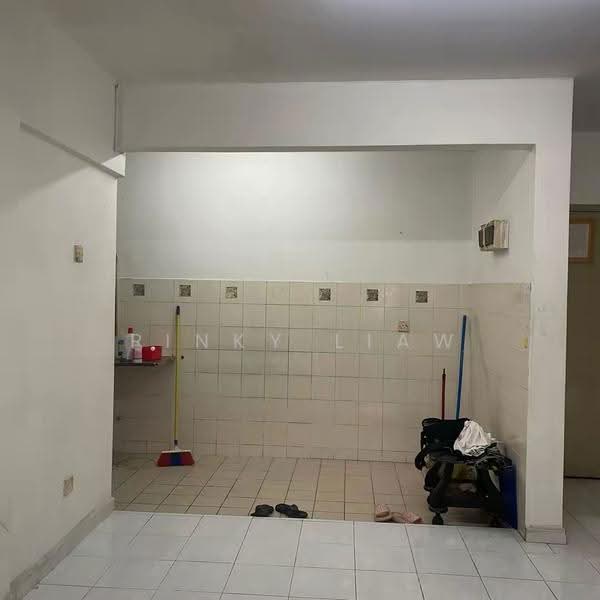 Pangsapuri untuk Dijual di Pangsapuri Subang Suria - Pinky Liaw - Kitchen - PropertyGuru.com.my