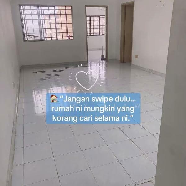 Pangsapuri untuk Dijual di Pangsapuri Subang Suria - Pinky Liaw - Living Room - PropertyGuru.com.my