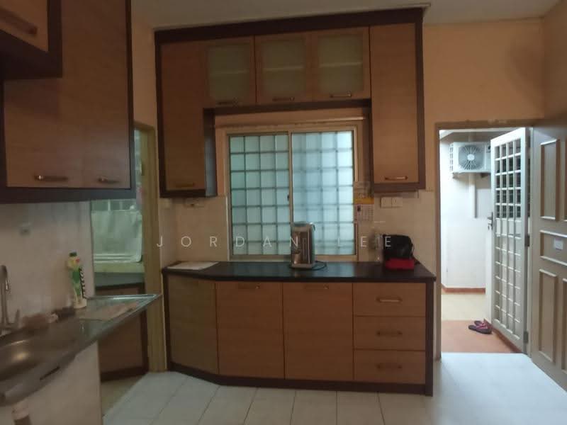 Pangsapuri untuk Dijual di Laksamana Cheng Ho 2 - Jordan Lee - Kitchen - PropertyGuru.com.my