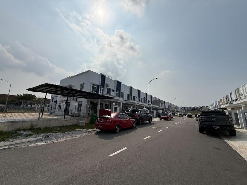 2-storey Terraced House for Sale in Bandar Dato Onn (Tebrau) - Daniel Yong - Exterior - PropertyGuru.com.my