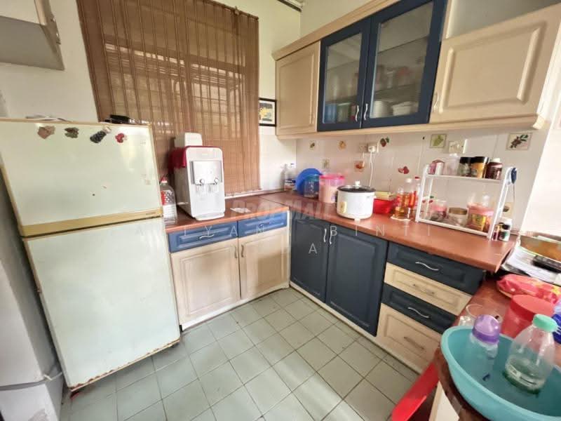 Pangsapuri untuk Dijual di Anggerik Apartment - Faliyana binti Muda - Kitchen - PropertyGuru.com.my
