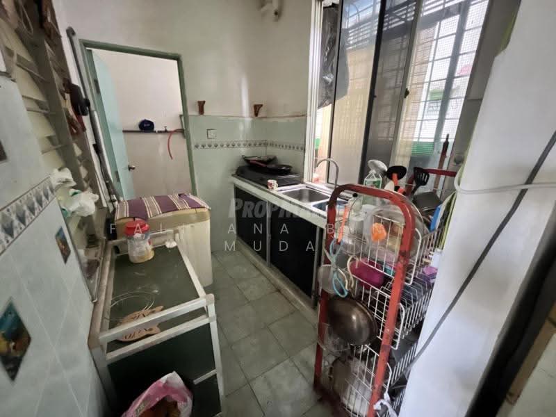 Pangsapuri untuk Dijual di Anggerik Apartment - Faliyana binti Muda - Kitchen - PropertyGuru.com.my
