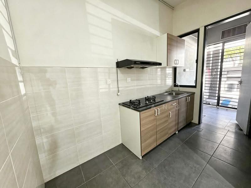 Rumah Teres 2-Tingkat untuk Dijual di Denai Alam (Shah Alam) - Derrick Ang - Kitchen - PropertyGuru.com.my