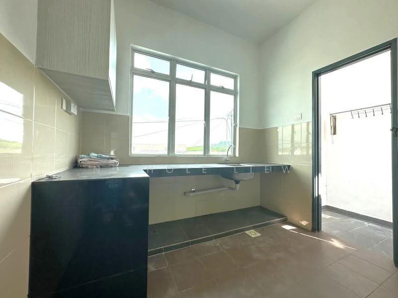 Rumah Bandar untuk Dijual di Taman Semenyih Mewah Fasa 5 (Semenyih) - Nichole Liew - Kitchen - PropertyGuru.com.my
