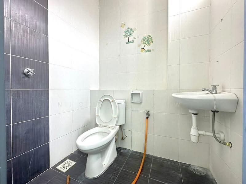 Rumah Bandar untuk Dijual di Taman Semenyih Mewah Fasa 5 (Semenyih) - Nichole Liew - Bathroom - PropertyGuru.com.my
