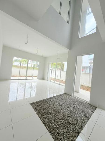 Semi-Detached House for Sale in Bandar Seri Alam (Masai) - Daniel Yong - Living Room - PropertyGuru.com.my