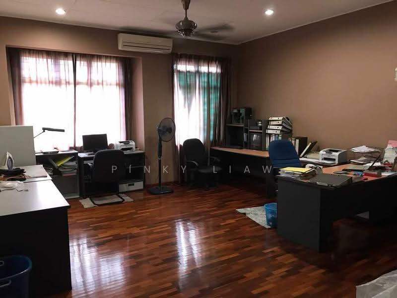 Rumah Teres 2-Tingkat untuk Dijual di Kota Kemuning (Shah Alam) - Pinky Liaw - Study - PropertyGuru.com.my