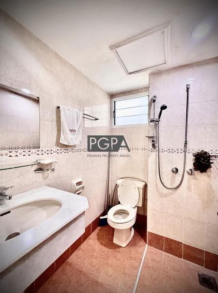 Kondominium untuk Dijual di Gurney Park Condominium - Cheryl Chng - Bathroom - PropertyGuru.com.my