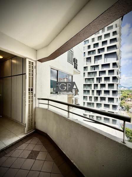 Kondominium untuk Dijual di Gurney Park Condominium - Cheryl Chng - Balcony - PropertyGuru.com.my