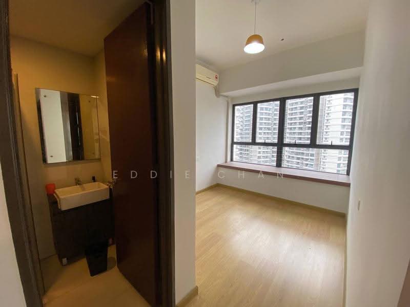 Kondominium untuk Dijual di Bay Laurel @ Country Garden Danga Bay - Eddie Chan - Bathroom - PropertyGuru.com.my