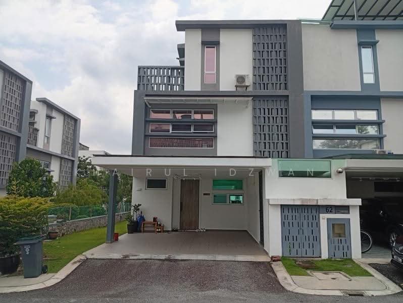 Semi-Detached House for Sale in Seremban 2 (Negeri Sembilan) - Khairul Idzwan - Exterior - PropertyGuru.com.my