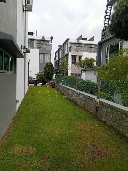 Semi-Detached House for Sale in Seremban 2 (Negeri Sembilan) - Khairul Idzwan - Exterior - PropertyGuru.com.my