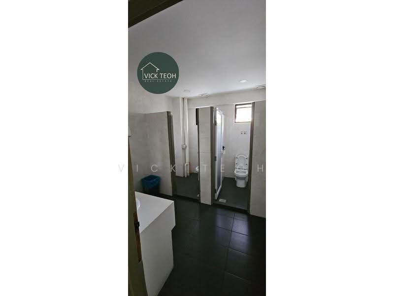 Kilang untuk Disewa di Taman Perindustrian Bukit Minyak (Bukit Minyak) - Vick Teoh - Bathroom - PropertyGuru.com.my