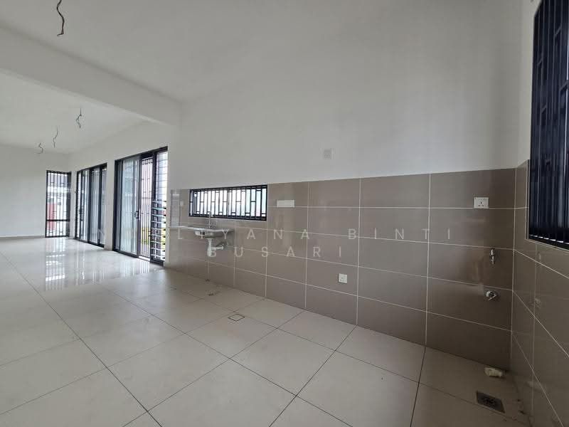 Rumah Teres 2-Tingkat untuk Disewa di Elmina (Shah Alam) - Nurliyana Binti Busari - Kitchen - PropertyGuru.com.my