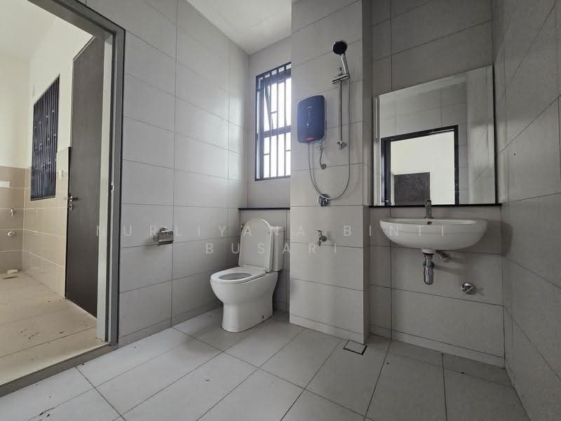Rumah Teres 2-Tingkat untuk Disewa di Elmina (Shah Alam) - Nurliyana Binti Busari - Bathroom - PropertyGuru.com.my
