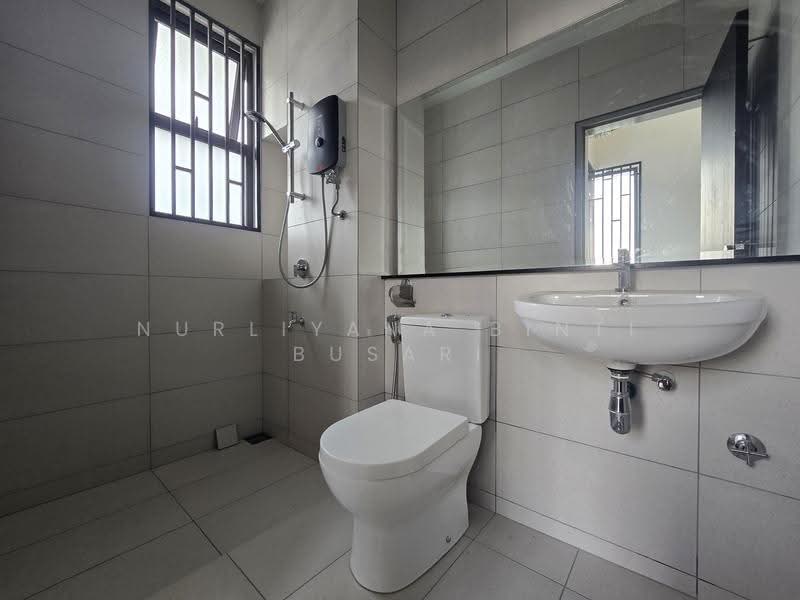 Rumah Teres 2-Tingkat untuk Disewa di Elmina (Shah Alam) - Nurliyana Binti Busari - Bathroom - PropertyGuru.com.my
