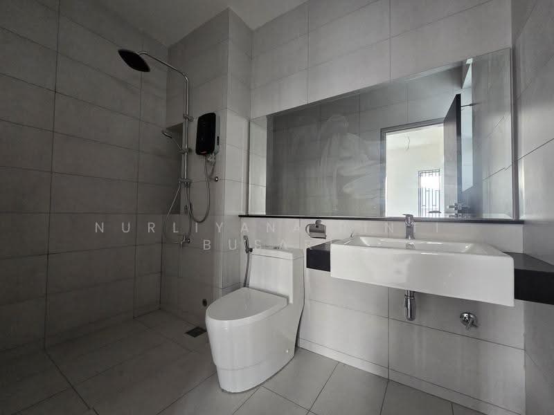 Rumah Teres 2-Tingkat untuk Disewa di Elmina (Shah Alam) - Nurliyana Binti Busari - Bathroom - PropertyGuru.com.my