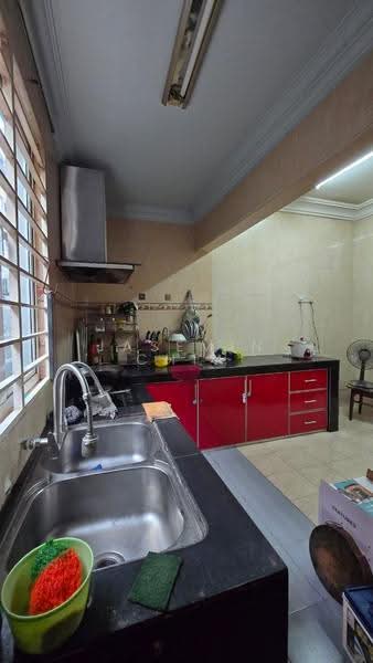 2.5-storey Terraced House for Sale in Laman Rimbunan (Kepong) - Jasemin Chia - Kitchen - PropertyGuru.com.my