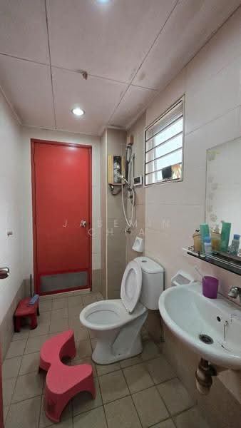 2.5-storey Terraced House for Sale in Laman Rimbunan (Kepong) - Jasemin Chia - Bathroom - PropertyGuru.com.my