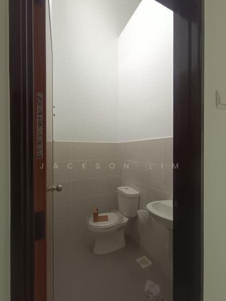 Rumah Teres 1-Tingkat untuk Dijual di Pulau Indah (Klang) - Jackson Lim - Bathroom - PropertyGuru.com.my