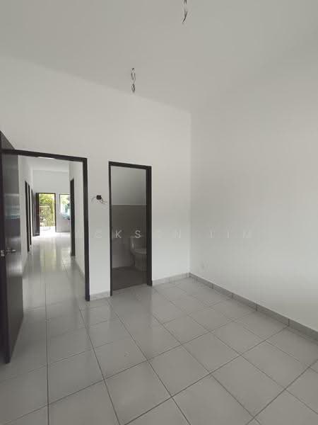 Rumah Teres 1-Tingkat untuk Dijual di Pulau Indah (Klang) - Jackson Lim - Corridor - PropertyGuru.com.my