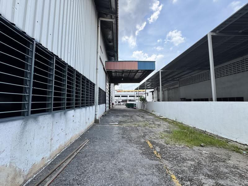 Detached Factory for Rent in Taman Perindustrian Bukit Maluri (Batu) - YL Tey - Exterior - PropertyGuru.com.my