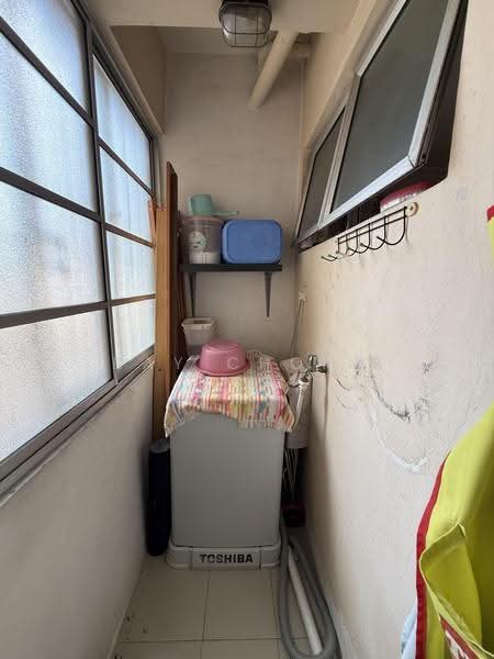 Kondominium untuk Dijual di Vista Tasik - Ray Chong - Kitchen Yard - PropertyGuru.com.my
