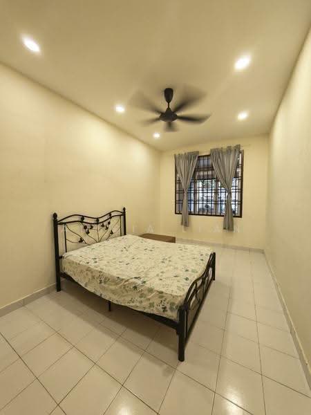 1-storey Terraced House for Sale in Taman Seri Austin (Tebrau) - Alicia Lian - Bedroom - PropertyGuru.com.my