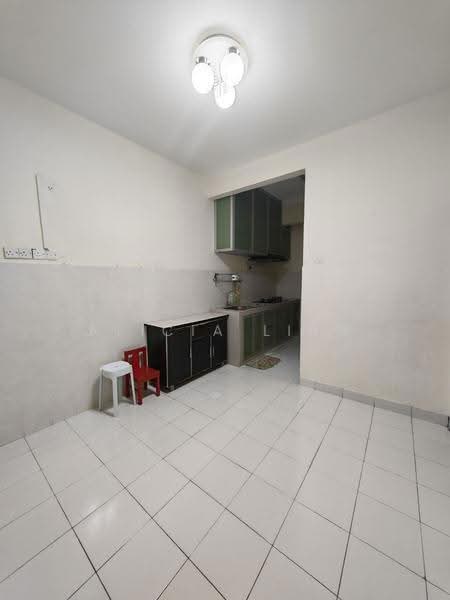 1-storey Terraced House for Sale in Taman Seri Austin (Tebrau) - Alicia Lian - Kitchen - PropertyGuru.com.my