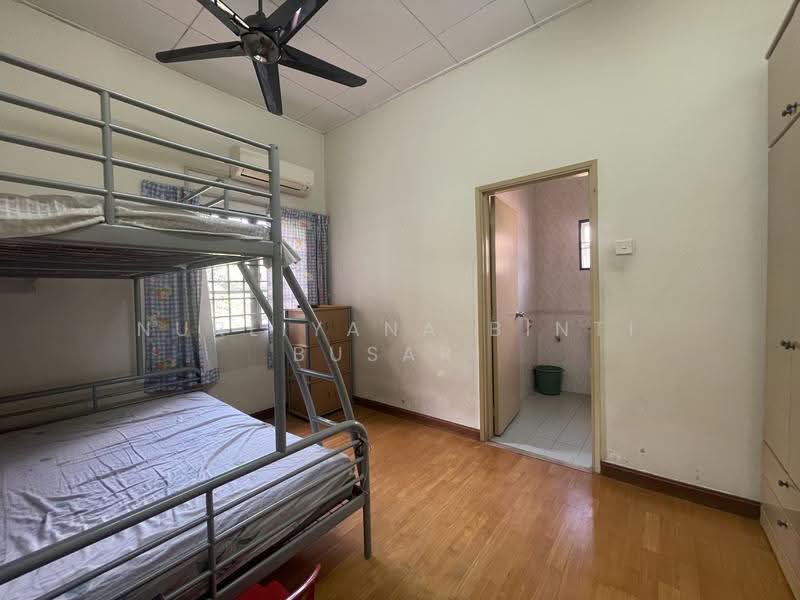 2-storey Terraced House for Sale in Bukit Jelutong (Shah Alam) - Nurliyana Binti Busari - Bedroom - PropertyGuru.com.my