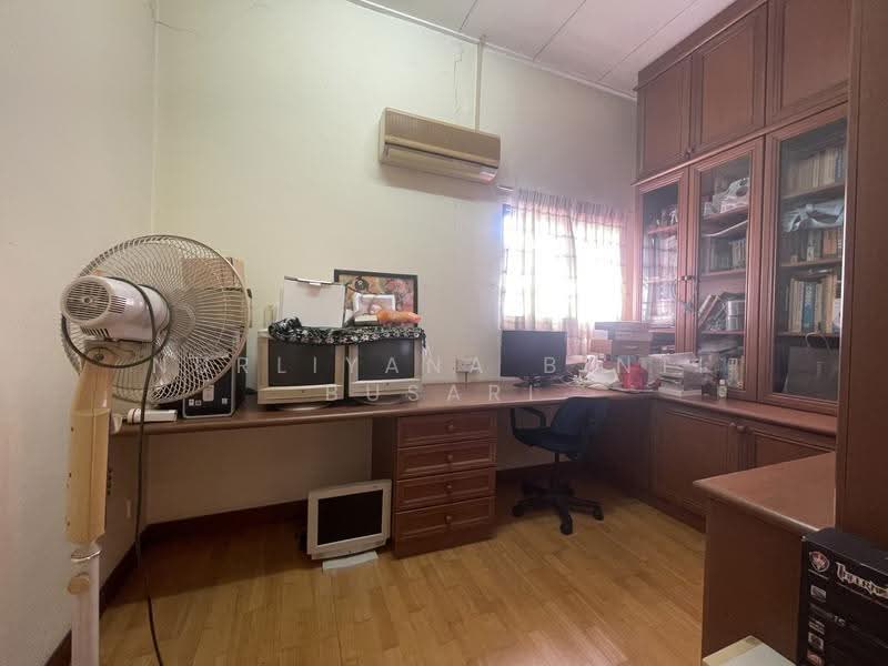 2-storey Terraced House for Sale in Bukit Jelutong (Shah Alam) - Nurliyana Binti Busari - Study - PropertyGuru.com.my