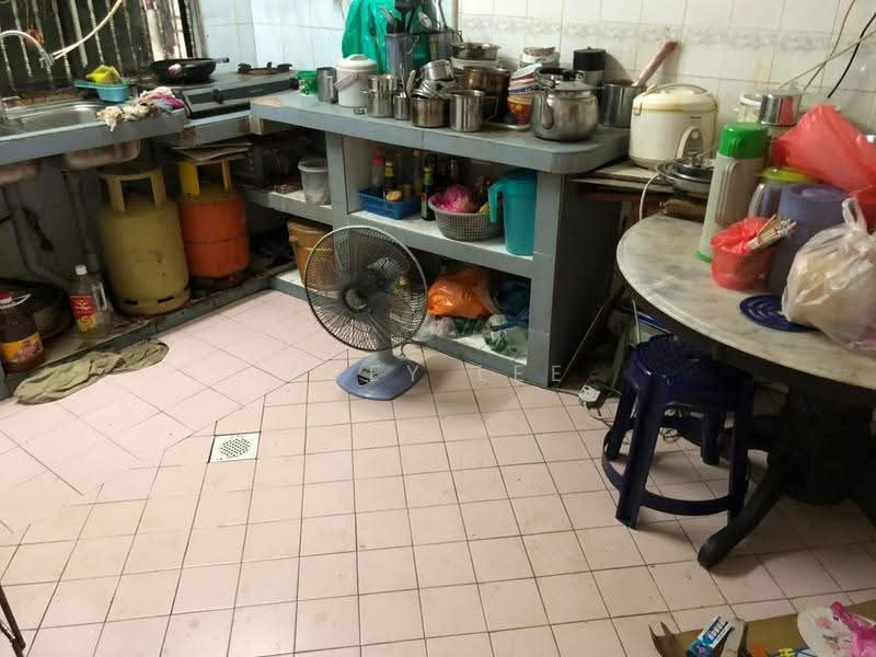 2-storey Terraced House for Sale in Taman Tan Sri Yaacob (Johor Bahru) - Zoey Lee - Kitchen - PropertyGuru.com.my