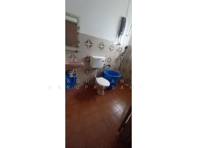 2-storey Terraced House for Sale in BANDAR PUCHONG JAYA (Puchong) - Adhiran Karuppasami - Bathroom - PropertyGuru.com.my