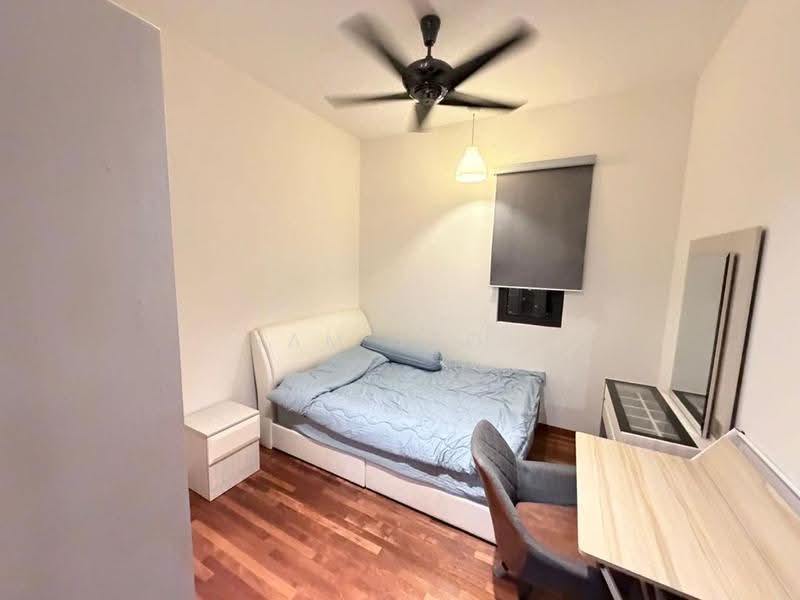 Kediaman Servis untuk Dijual di The Tamarind - Sam Yeoh - Bedroom - PropertyGuru.com.my