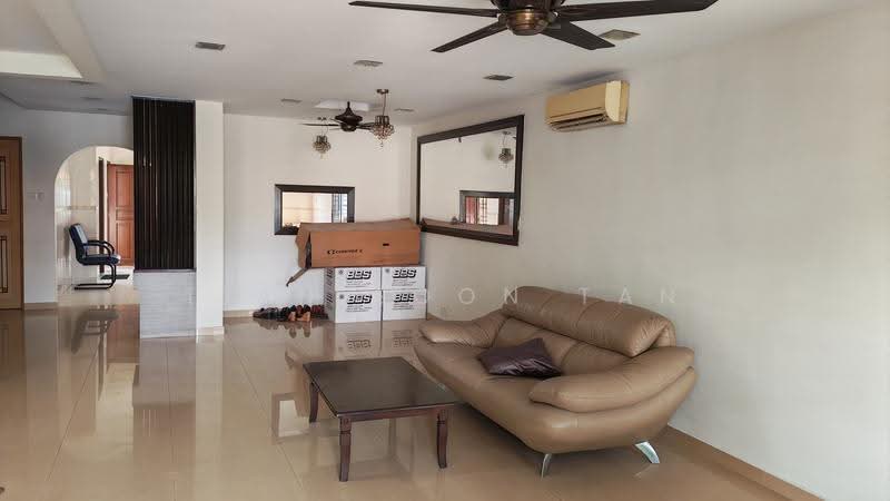 2-storey Terraced House for Sale in Taman Lucky (Bangsar) - Tian Soon Tan - Living Room - PropertyGuru.com.my